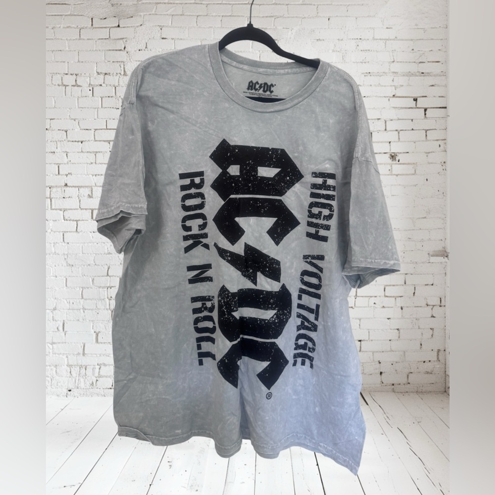 AC/DC Graphic Tee Gray 2XL NWOT | Unisex Fit Vintage Rock High Voltage Shirt